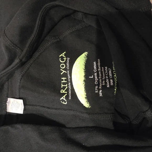 Earth Yoga Large Black Organic Capri Leggings - Picture 2 of 3